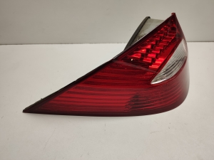  Rear corner lamp 