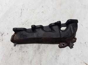  Exhaust manifold 