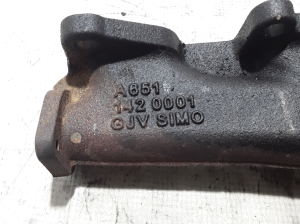  Exhaust manifold 