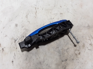 Peugeot 208 (2019–2026) Front door external opening handle and its details - 2