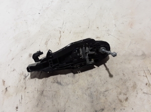 Peugeot 208 (2019–2026) Front door external opening handle and its details - 3