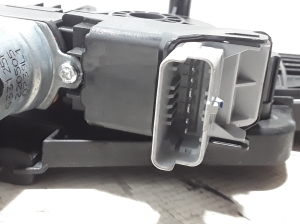 Peugeot 208 (2019–2026) Front door window regulator 9829043680 - 3