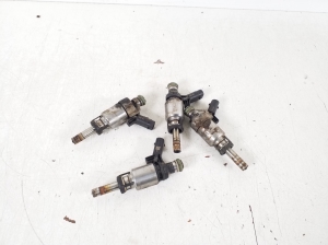  Fuel injector 