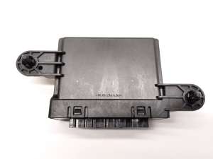 Tesla Model S S (2012–2026) Parking system control unit 1048476-00-D - 2