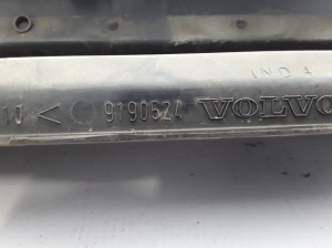 VOLVO V70 II (2000–2007) Karbi välimine ilupaneel 9190524 - 4