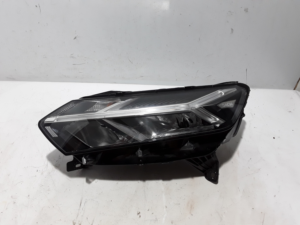 Used Dacia Sandero Headlights 260608545R