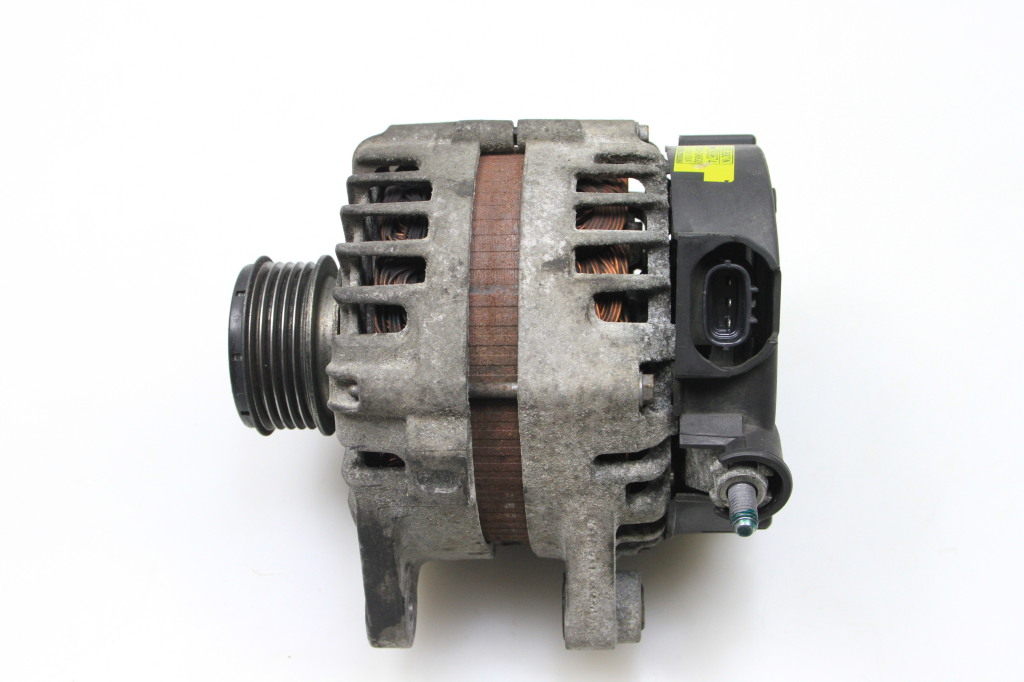 HYUNDAI i40 VF (1 generation) (2011-2020) Alternator 373002A800 25107759