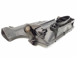 Mercedes Benz E-Class W207 (2009–2017) Luftfiltergehäuse A6420903101 - 2