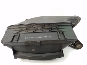 Mercedes Benz E-Class W207 (2009–2017) Luftfiltergehäuse A6420903101 - 3