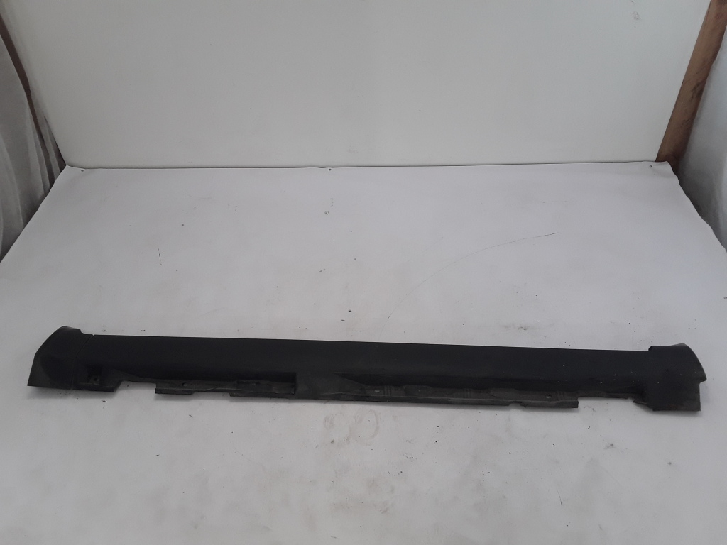 VOLVO S40 2 generation (2004-2012) Right Side Plastic Sideskirt Cover 30698906 21072769