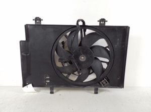 Ford Fiesta VI (2008–2017) Dzesēšanas ventilators un tā daļas C1B1-8C607-AE - 3