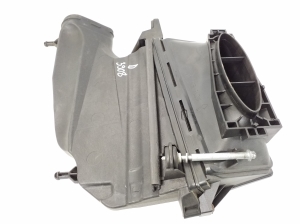 Mercedes Benz E-Class W207 (2009–2017) Luftfiltergehäuse A6420903601 - 3