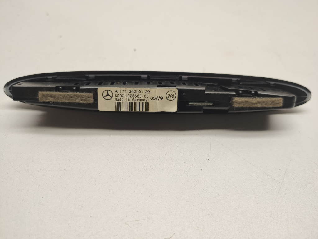 MERCEDES-BENZ CLS-Class C219 (2004-2010) Parktronic PDC display A1715420123 21865331