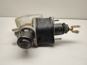  Master cylinder 