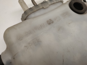 Mercedes Benz CLS-Class 219 (2004–2010) Front washer fluid reservoir A2118600560 - 4