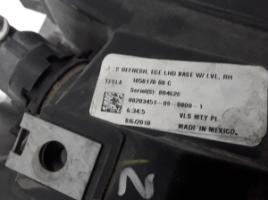 Tesla Model S S (2012–2026) Scheinwerfer vorne 105817000 - 3