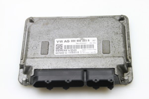 Calculateur moteur - 03E906023B