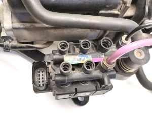 Tesla Model S S (2012–2026) Luftfederung Kompressor 4154066001 - 5