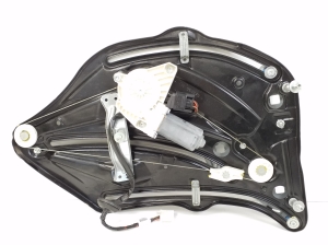 Mercedes Benz E-Class W207 (2009–2017) Rear fork windscreen lifter A2076701103 - 5