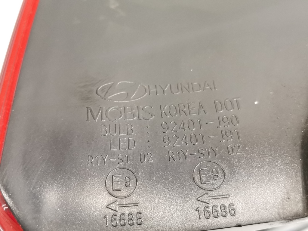 HYUNDAI Kona 1 generation (2017-2024) Baklykt venstre bak 92401J90 21191508