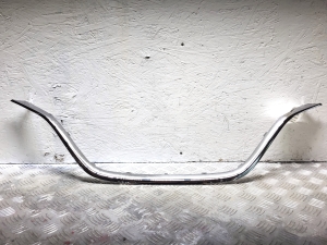 Front grille and its parts - 623857297R