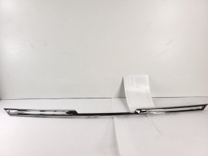 Front grille and its parts - 623826741R