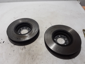 BMW 5 SERIES F07 (2009–2017) Front brake disc - 2
