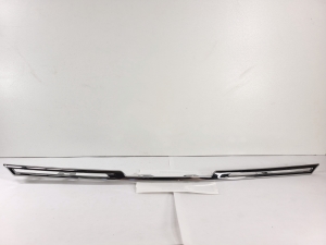 Front grille and its parts - 623826741R