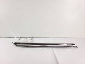 Front grille and its parts - 623861238R