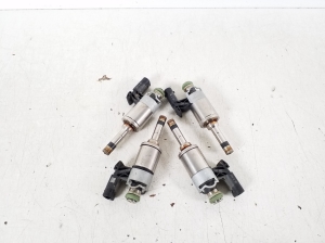  Fuel injector 