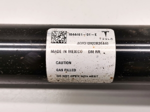 Tesla Model 3 3 (2016–2024) Tagumine amortisaator 1044461-01-E - 3
