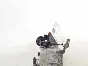  EGR valve 