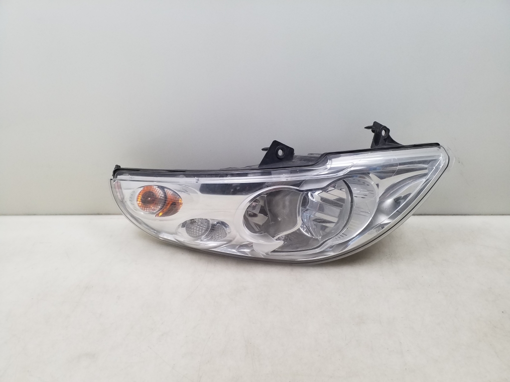 RENAULT Master 3 generation (2010-2023) Front Right Headlight 260105856R 24975574