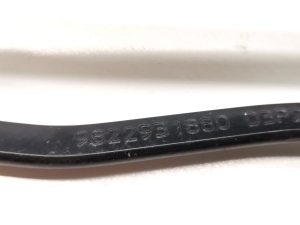 Peugeot 208 (2019–2026) Windshield wiper arm 9822931880 - 4