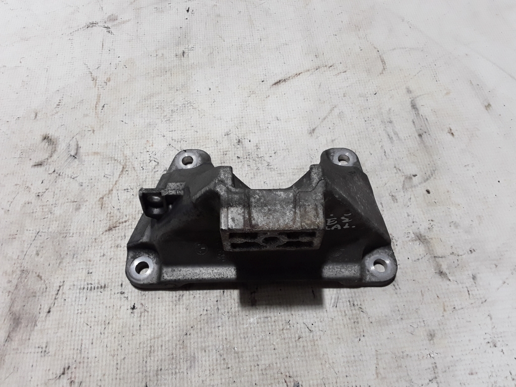 BMW 5 Series Gran Turismo F07 (2010-2017) Gearbox Mount Bracket 6781229 21064696