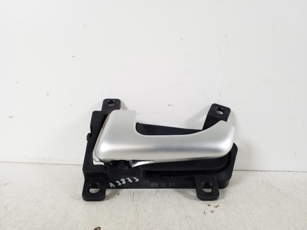 Kia Sportage (2010–2016) Rear side door interior handle 826103U000