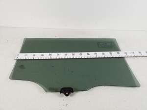 Kia Sportage (2010–2016) Rear side door glass - 2