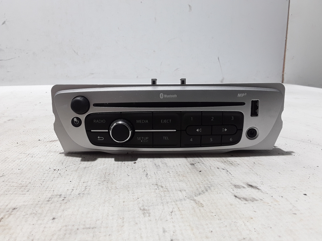 RENAULT Scenic 3 generation (2009-2015) Music Player With GPS 281153266R 21067356