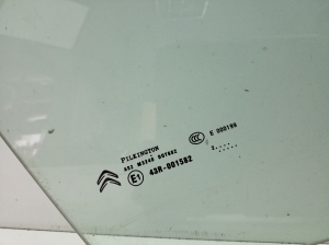 Citroen DS4 (2011–2018) Front door glass - 2