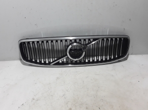  Front grille 