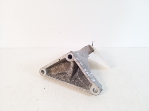 Subaru Outback (2009–2014) Motorhalter - 3