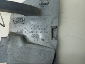 Mercedes Benz S-Class 221 (2005–2013) Front bumper headlight washer cap A2218800505 - 3
