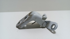 Kia Sportage (2010–2016) Front door lower hinge - 2