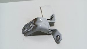 Kia Sportage (2010–2016) Front door lower hinge - 4