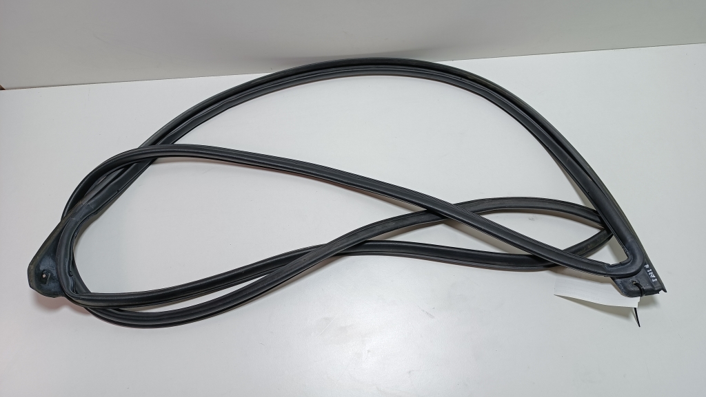 Kia Sportage (2010–2016) Front door rubber seal