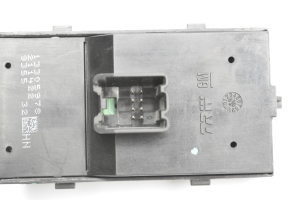 Opel Astra J (2009–2017) Front door glass switch 13305978 - 5
