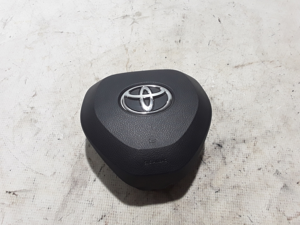 TOYOTA RAV 4 A5 (2019–2026) Stūres drošības spilvens 4513012E40C0 TOYOTA RAV 4 A5 (2019–2026) Stūres drošības spilvens 4513012E40C0