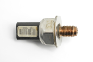 Fuel rail pressure sensor - 5WS40039