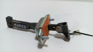 Kia Sportage (2010–2016) Rear side door opening limiter - 2