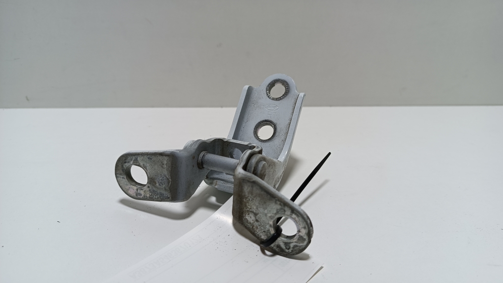 Kia Sportage (2010–2016) Rear side door lower hinge